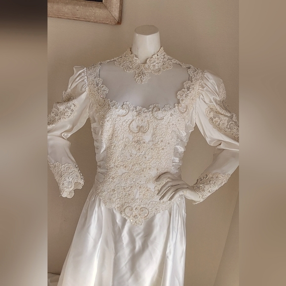 VINTAGE UNION MADE WEDDING GOWN SIZE 16 - Picture 3 of 16